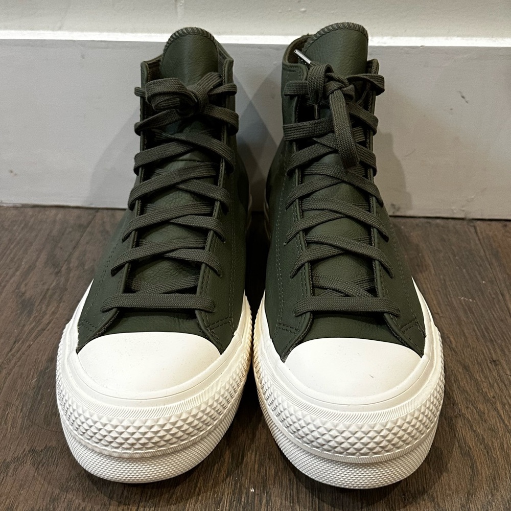Converse women Sneakers in Dark Green and White platform